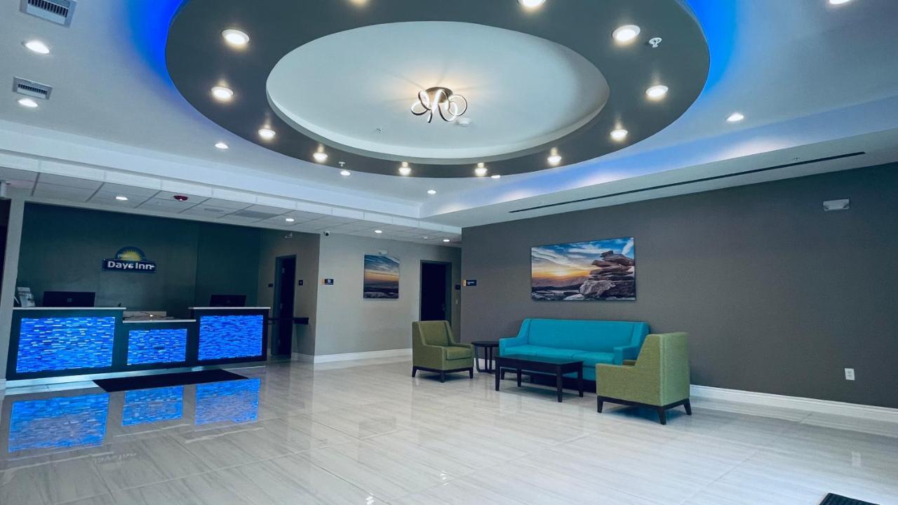 Days Inn & Suites By Wyndham Greater Tomball Eksteriør bilde