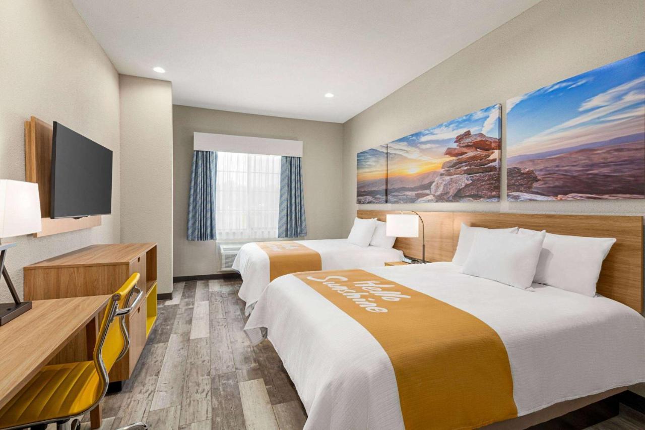 Days Inn & Suites By Wyndham Greater Tomball Eksteriør bilde