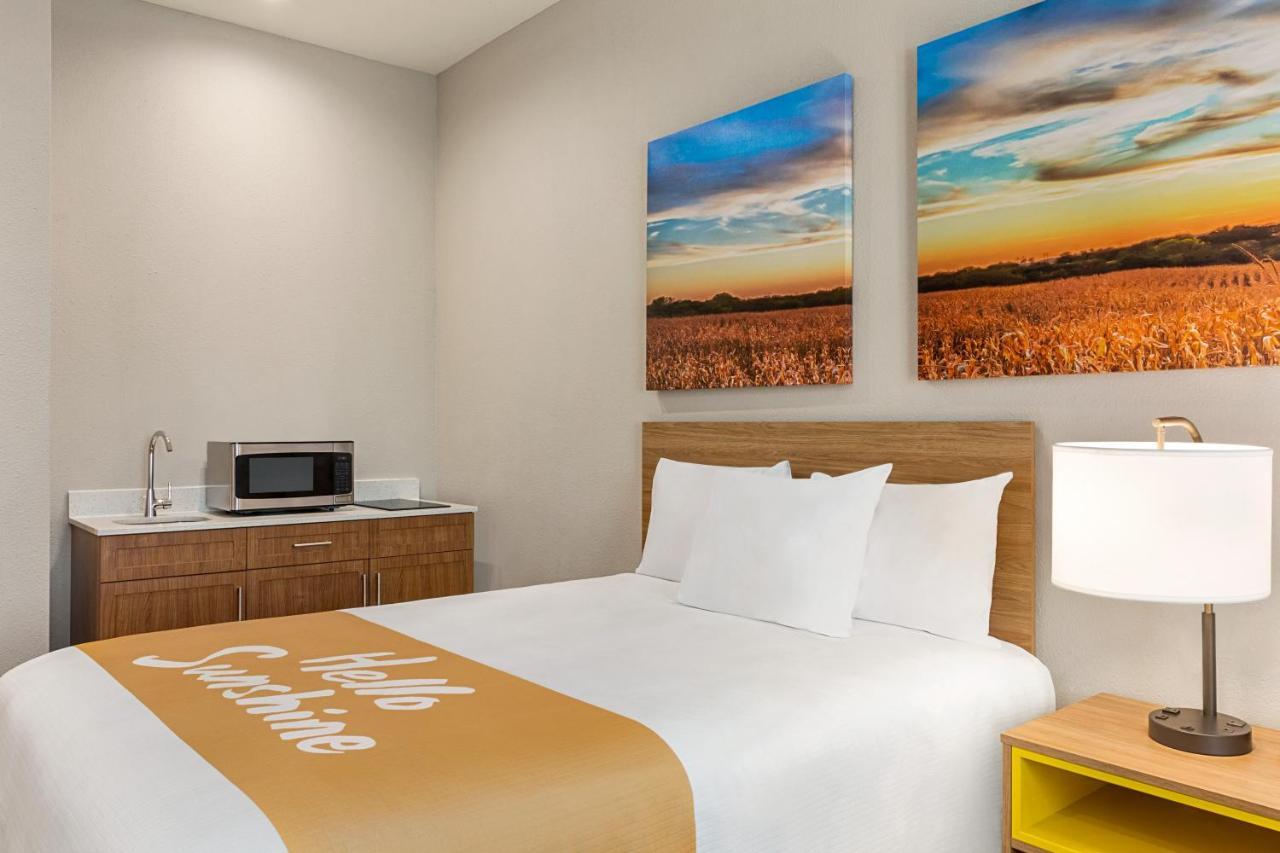 Days Inn & Suites By Wyndham Greater Tomball Eksteriør bilde