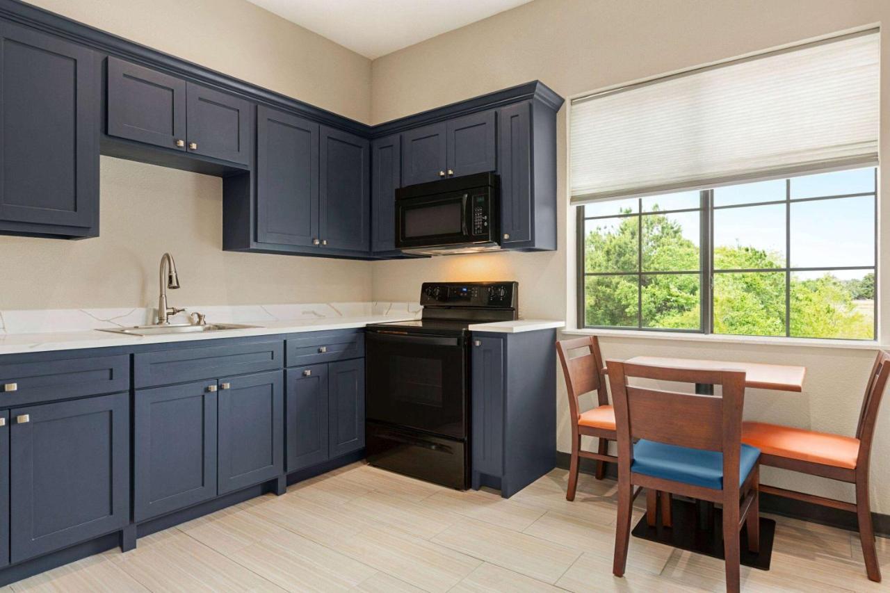 Days Inn & Suites By Wyndham Greater Tomball Eksteriør bilde