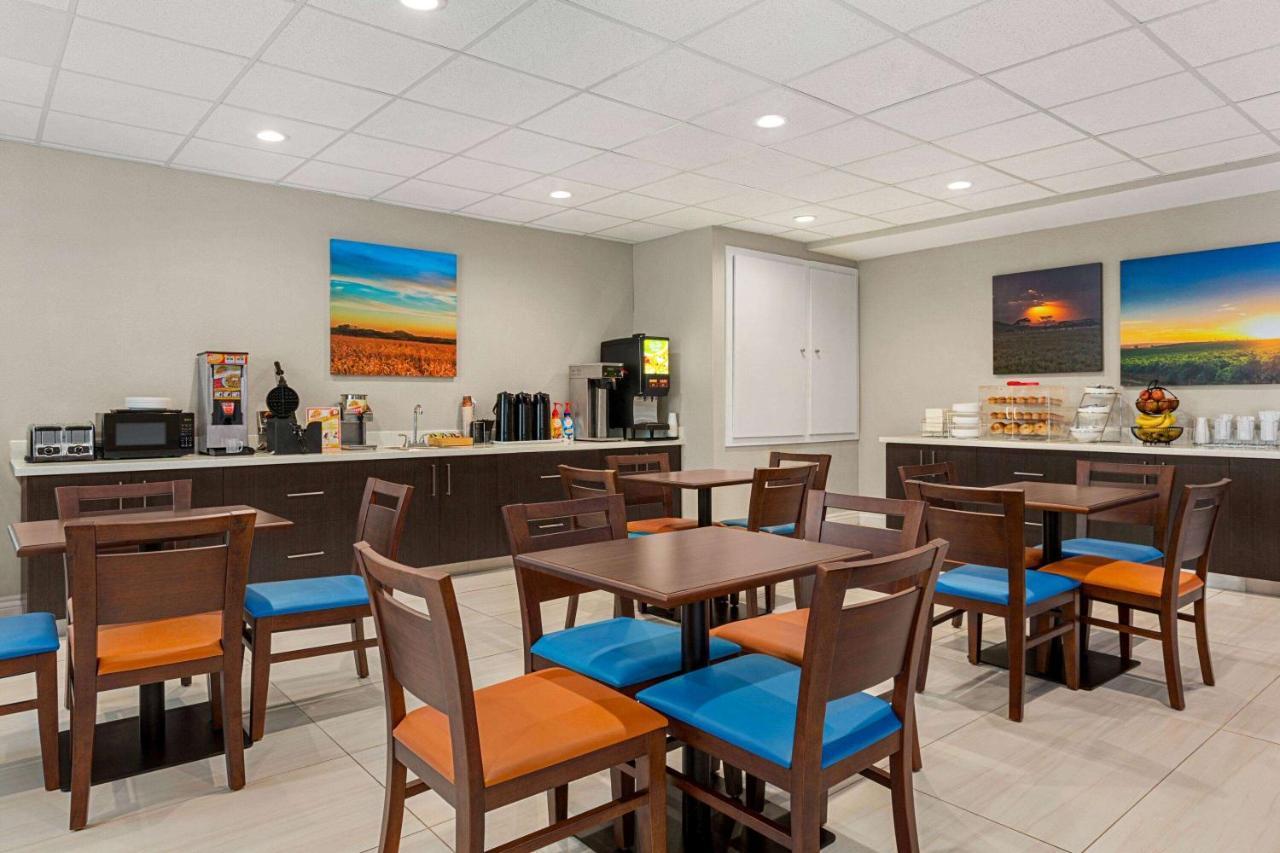 Days Inn & Suites By Wyndham Greater Tomball Eksteriør bilde