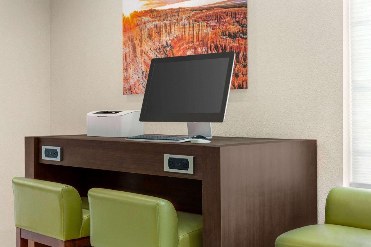 Days Inn & Suites By Wyndham Greater Tomball Eksteriør bilde