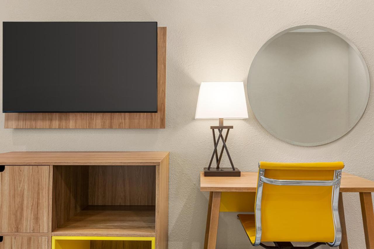 Days Inn & Suites By Wyndham Greater Tomball Eksteriør bilde