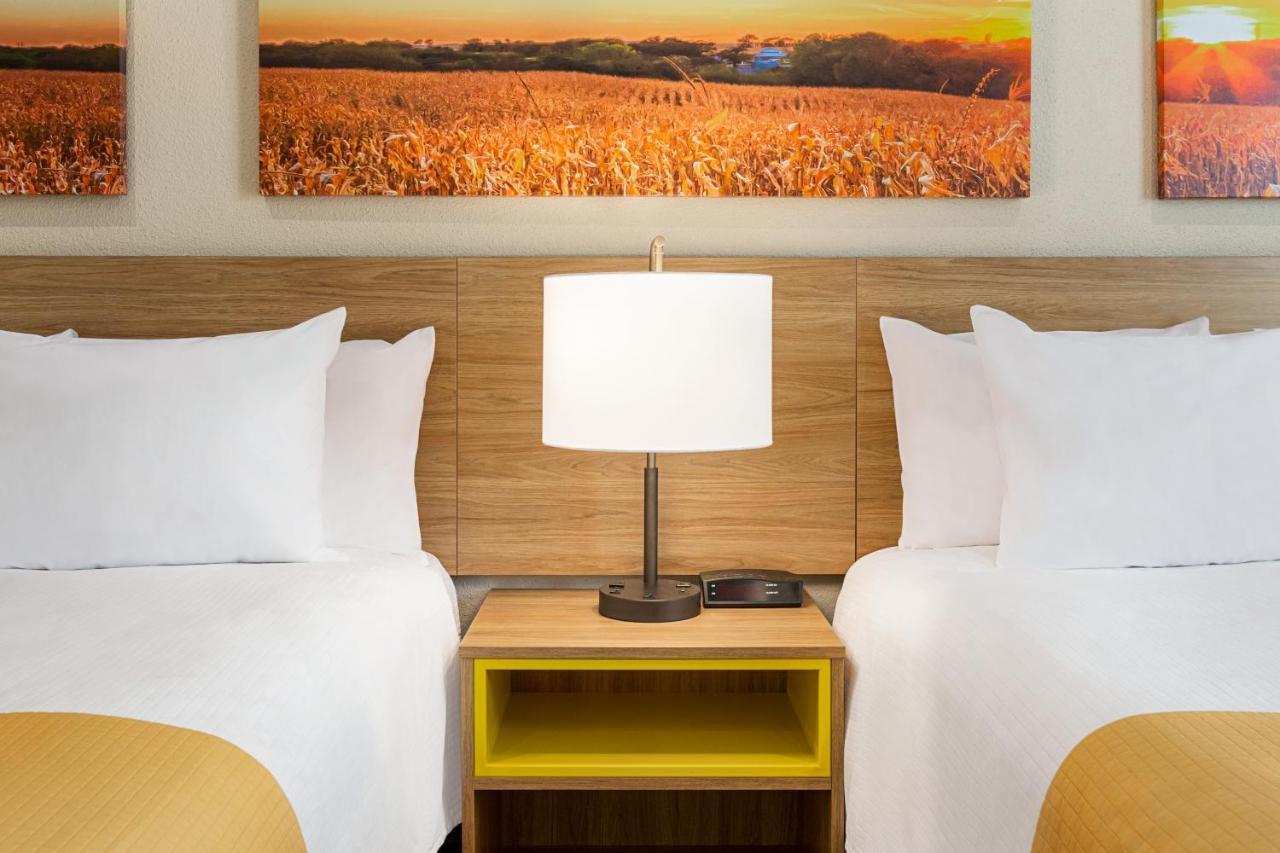 Days Inn & Suites By Wyndham Greater Tomball Eksteriør bilde