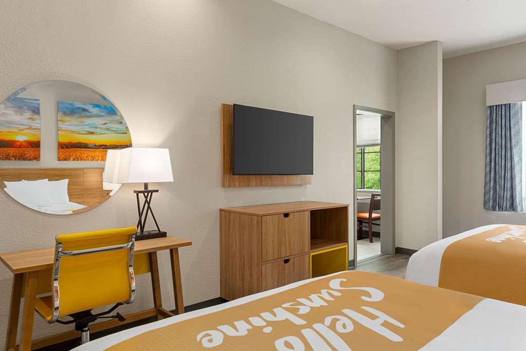 Days Inn & Suites By Wyndham Greater Tomball Rom bilde